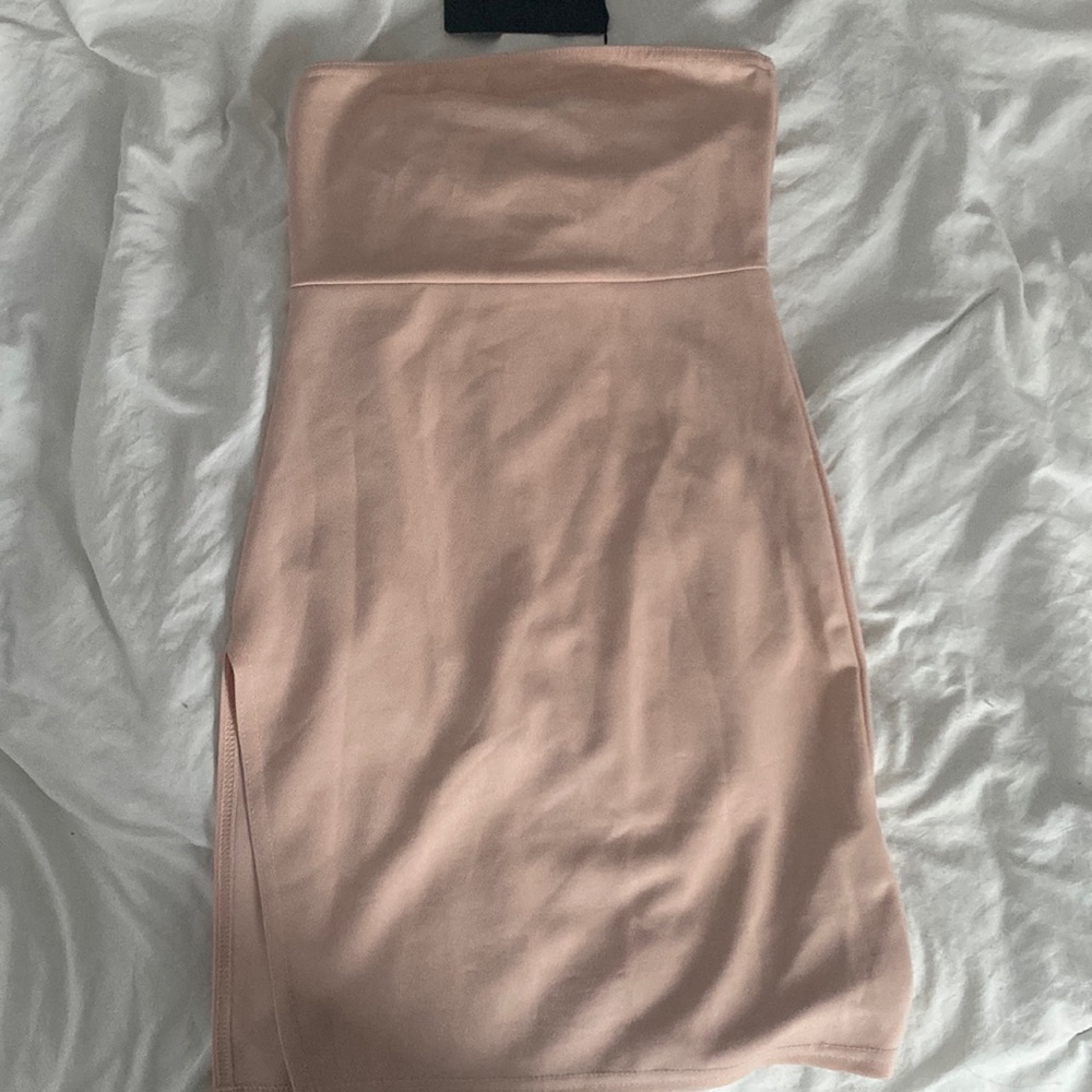 BRAND NEW Pretty Little Thing strapless body on dress